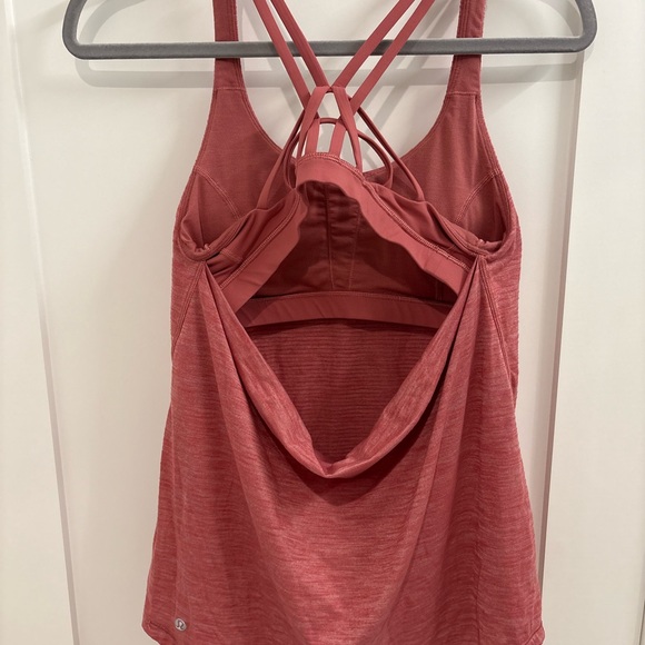 Lululemon Moment to movement 2 in 1 Tank Top color cherry size 6 - Picture 4 of 7